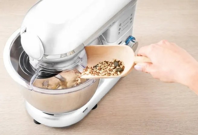 Kuchynský robot s kovovými prevodmi Delimano PRO SM-1519BM biely