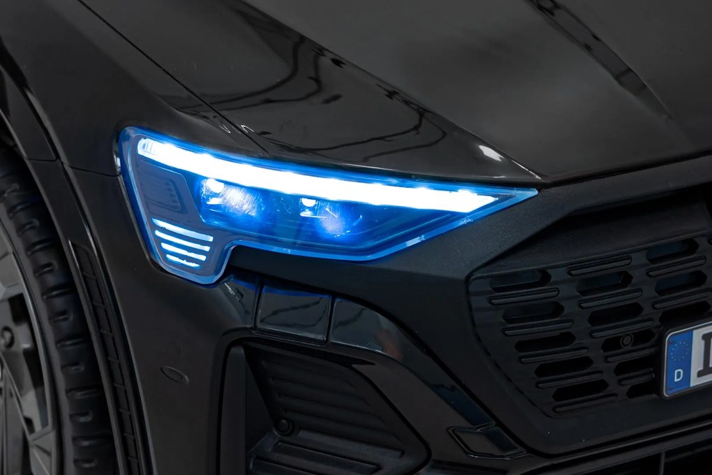 Ramiz Audi SQ8 vozidlo Čierna