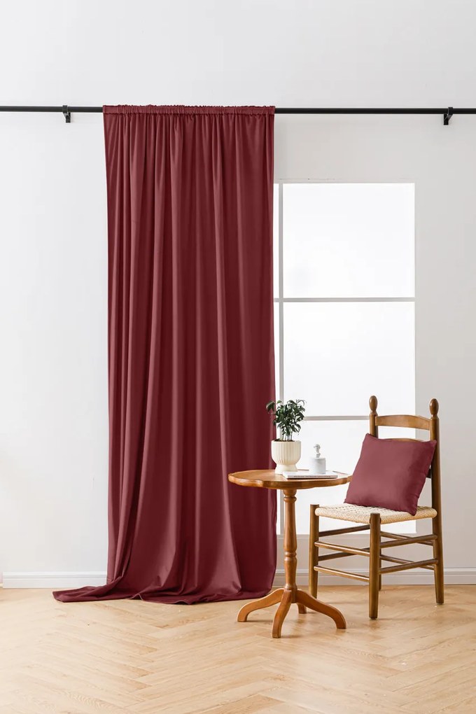 Vínový zatemňovací záves VELVET 135x250 cm Zavesenie: Kovové krúžky