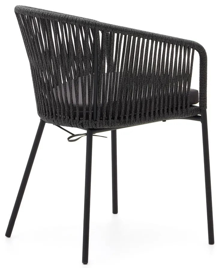 Čierna kovová/polstrovaná záhradná stolička Yanet – Kave Home