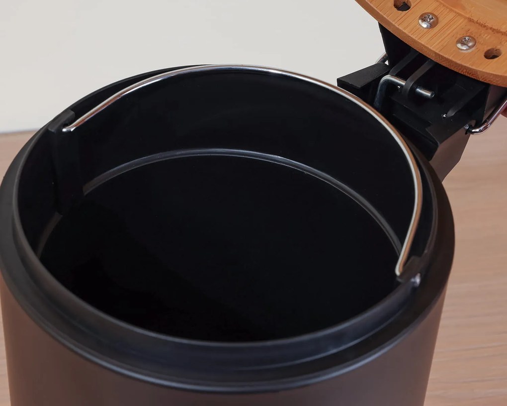 ODPADKOVÝ Kôš do kúpeľne čierny