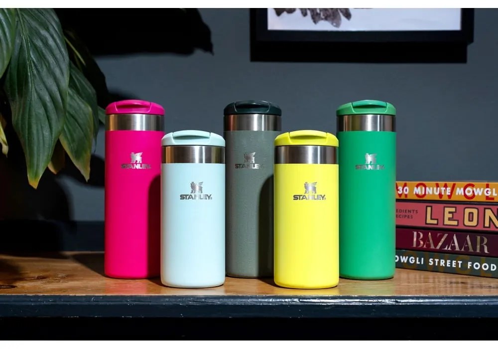 Zelený termo hrnček z nehrdzavejúcej ocele 470 ml AeroLight™ Transit Hammer Tone Green – Stanley