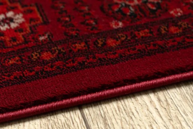 Koberec ORIENT 6871 so strapcami, rám / ornament / klasický, bordový / čierny