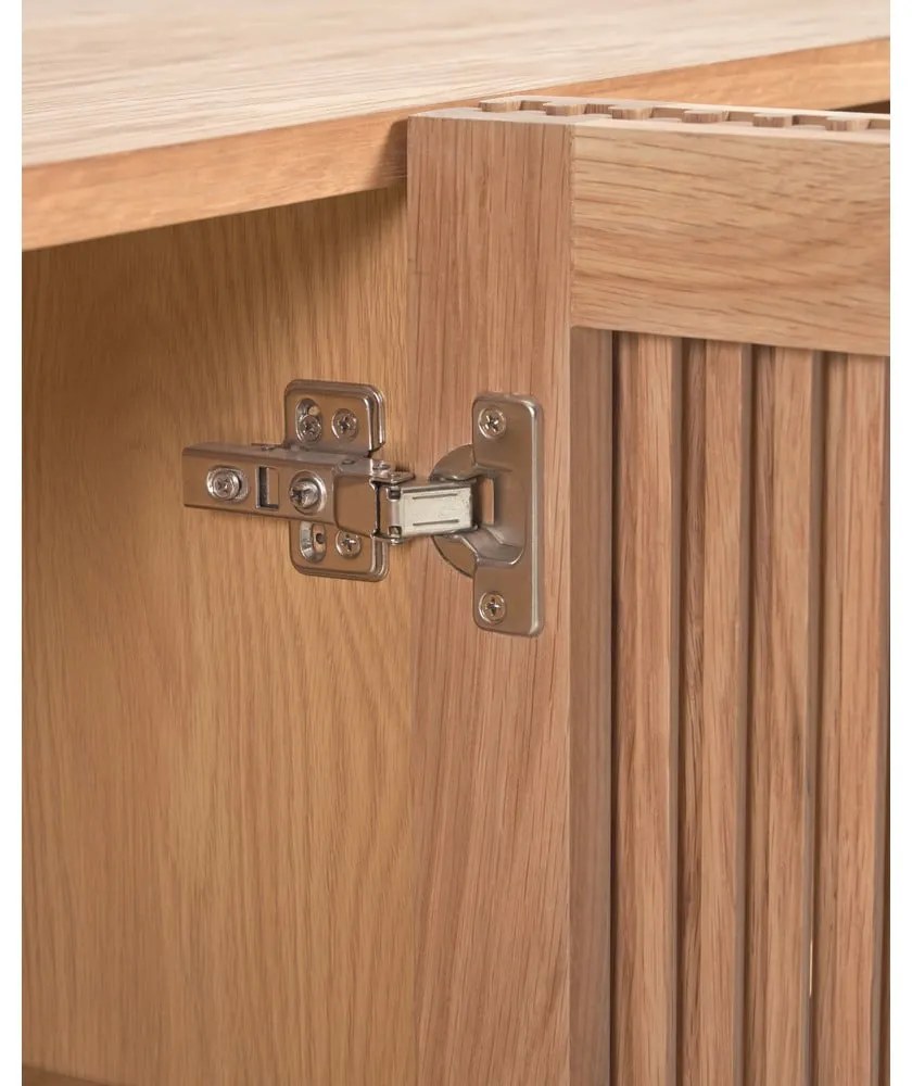 Nízka komoda v dekore duba v prírodnej farbe 180x72 cm Beyla – Kave Home