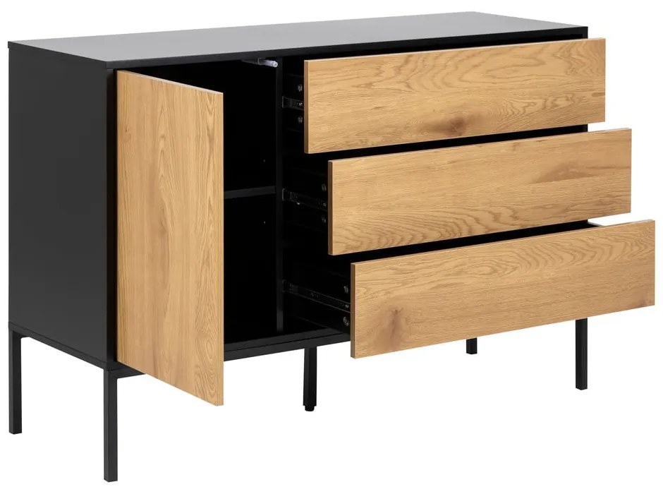 Nízka komoda v dekore duba v čierno-prírodnej farbe 120x82 cm Seaford – Actona