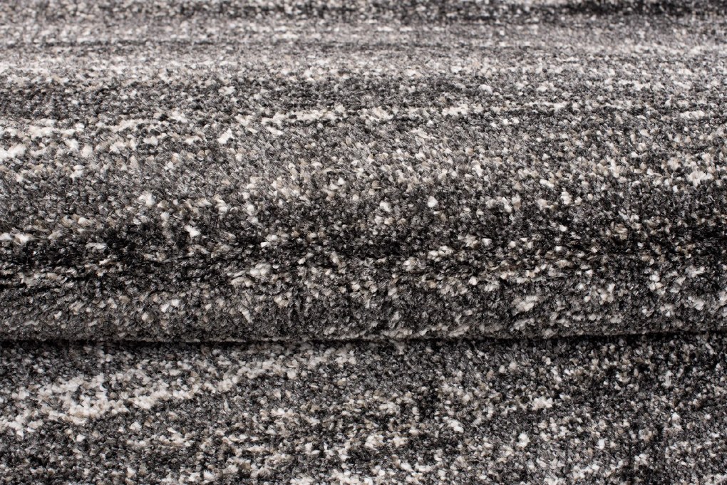 TA Koberec T006A ČIERNE SARI KOLESO B1X Rozmer: 150x150 cm