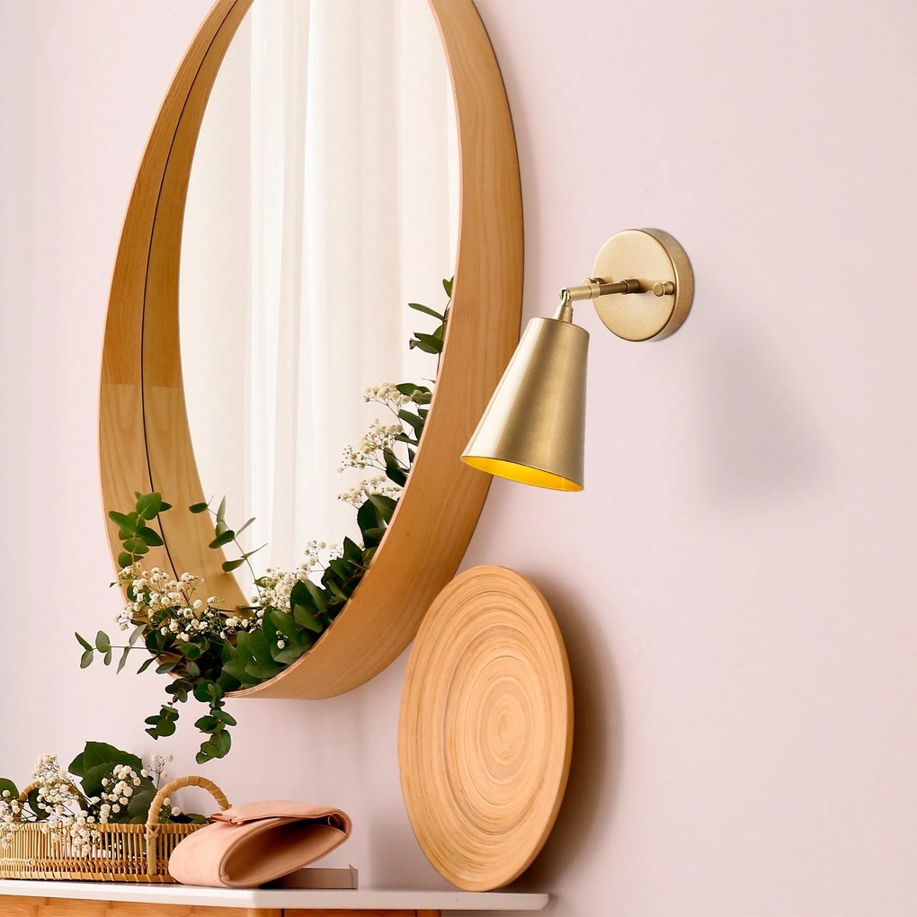 Nástěnná lampa Evander zlatá