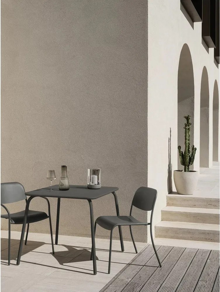 Kovový záhradný jedálenský stôl 80x80 cm Yua – Blomus