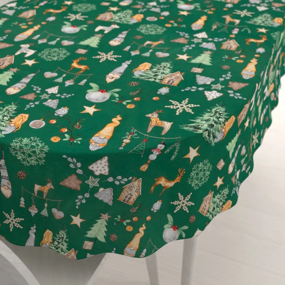 Biante Vianočný bavlnený oválny obrus Sandra SA-508 Vianoční škriatkovia a ozdoby na zelenom 120x200 cm