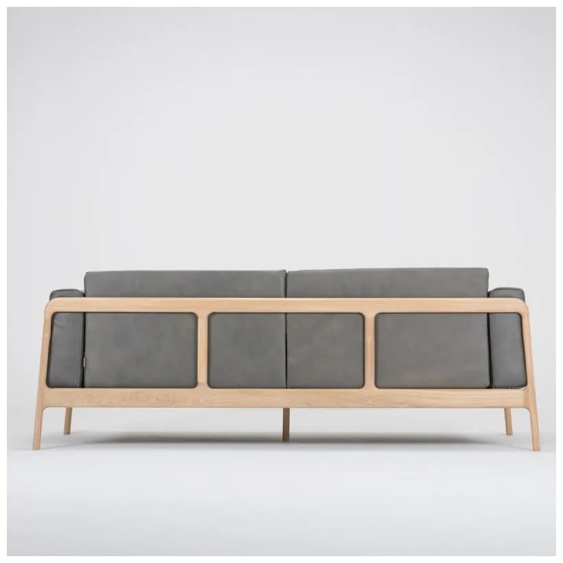 Tmavosivá pohovka z byvolej kože s konštrukciou z masívneho dubového dreva Gazzda Fawn, 210 cm