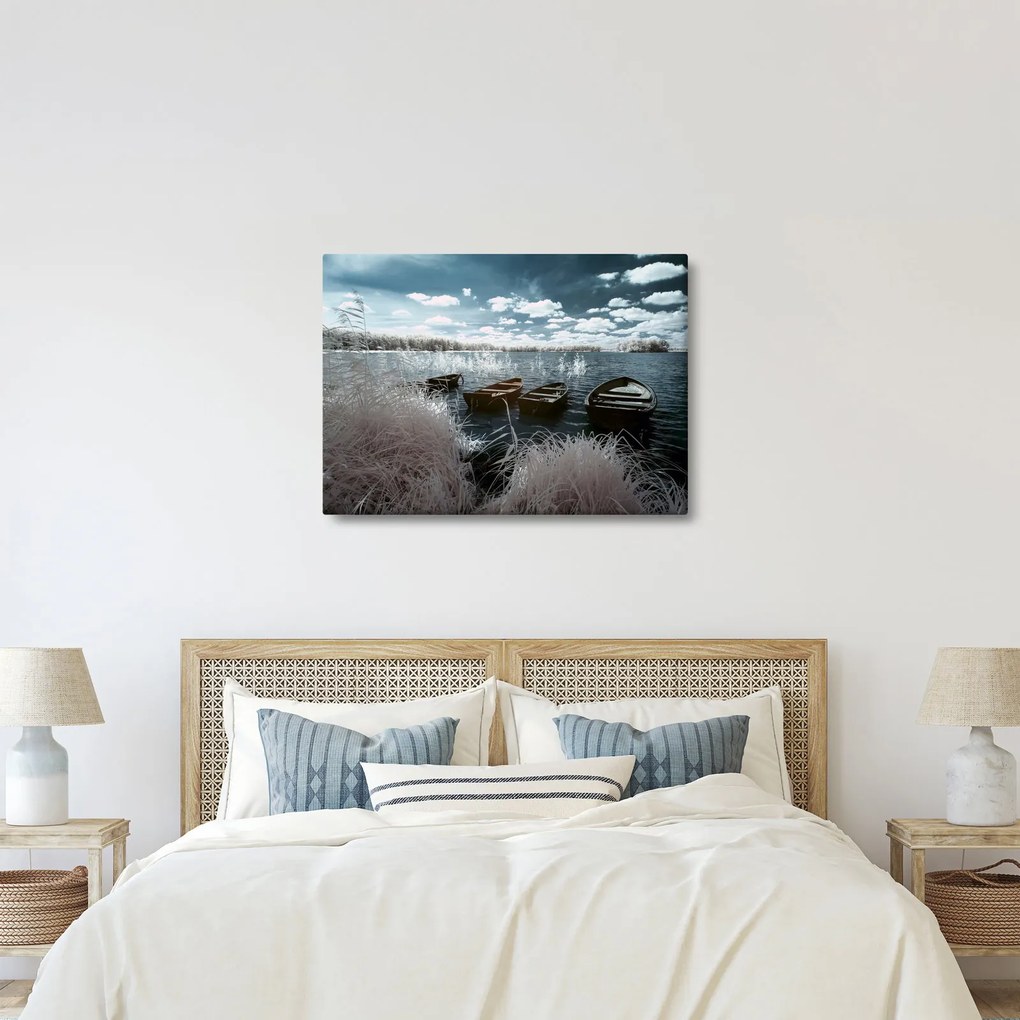 Obraz - Drevené loďky na jazere (70x50 cm)