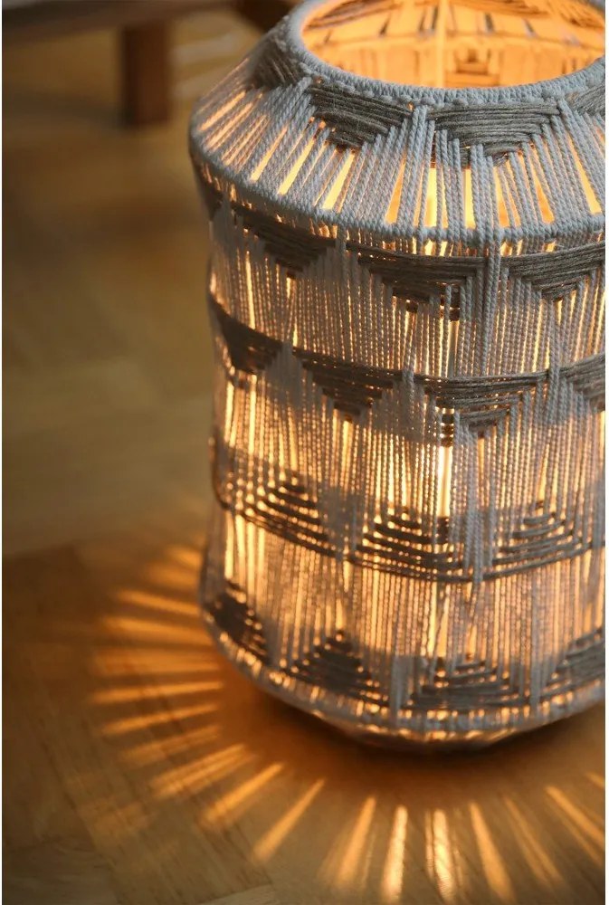 Stolová lampa v prírodnej farbe s tienidlom z textilu a juty (výška 35 cm) Ano – Markslöjd