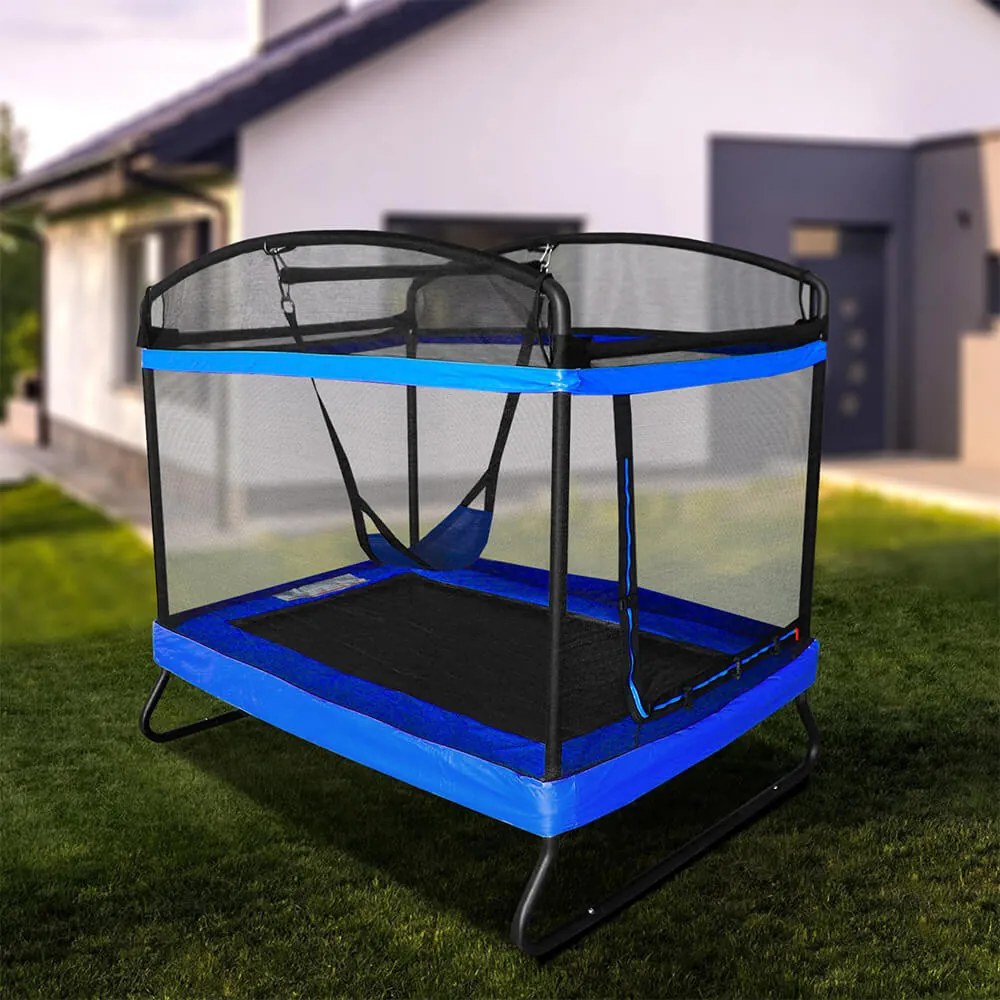 Trampolína pre deti so hojdačkou a bezpečnostnou sieťou
