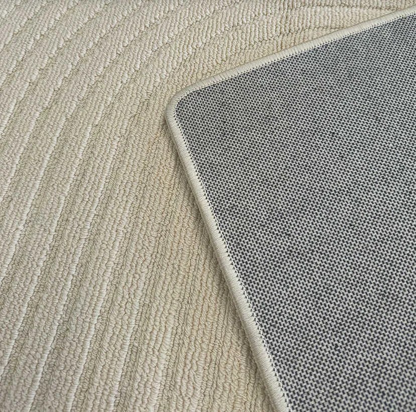TZ Sivý obdĺžnikový geometrický koberec Strado Polo Path Grey vzor pruhy Rozmer: 120x170 cm