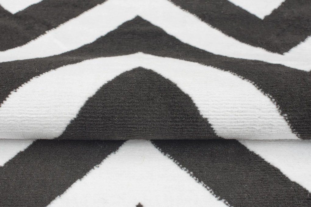 TA Koberec C438A TMAVO SIVÁ/BIELA BALI PP Rozmer: 140x200 cm