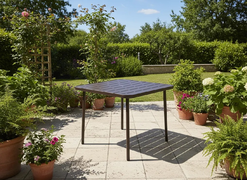 Garden Line ŠTVORCOVÝ ZÁHRADNÝ STÔL 80 x 80 x 72 CM HNEDÝ