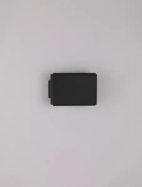 Minimalistické nastenné svietidlo Oti Čierna