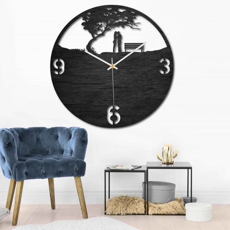 Drevené hodiny na stenu láska v parku| SENTOP PR0448