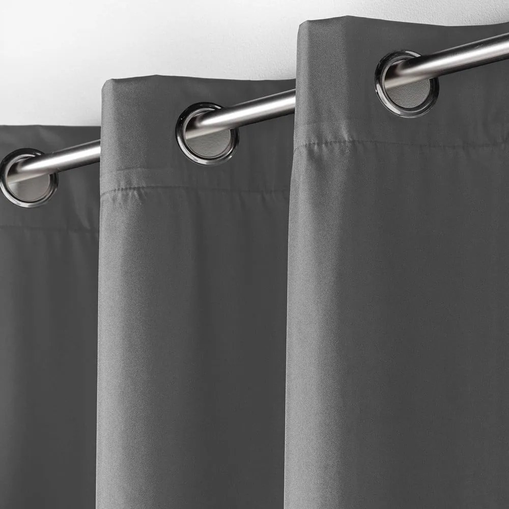 Antracitový termo záves 140x260 cm Icemount – douceur d'intérieur
