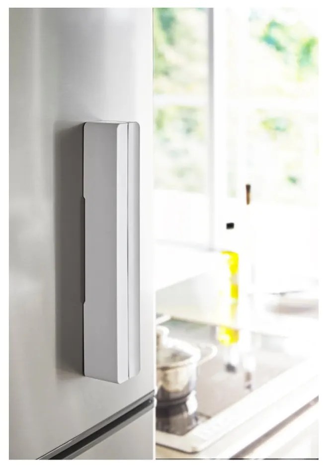 Biely magnetický držiak na kuchynské fólie YAMAZAKI Tower