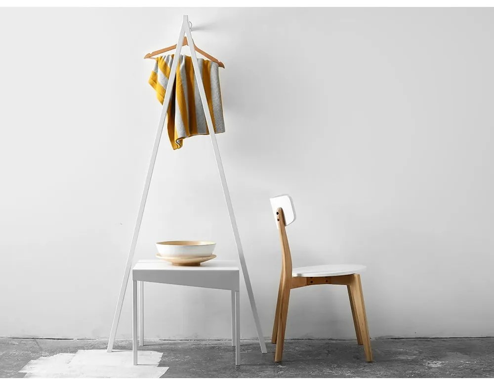 Biely kovový vešiak Conter - CustomForm