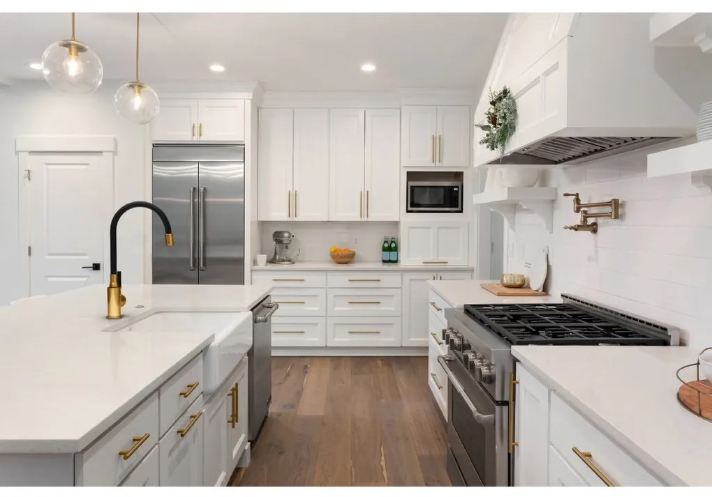 Invena Glamour, stojanková drezová batéria s flexibilným ramenom, čierna-zlatá, BZ-02-L17-V