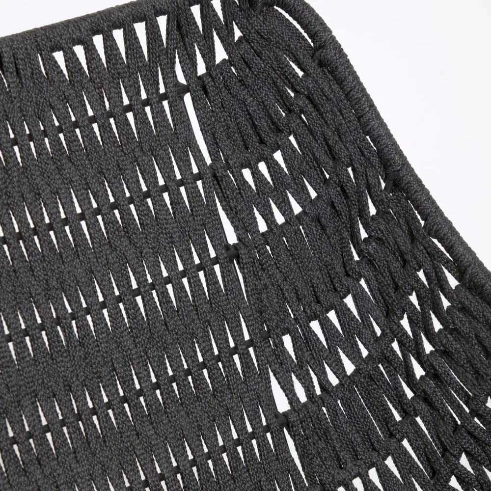 Čierne ručne pletené vonkajšie kreslo Kave Home Abeli