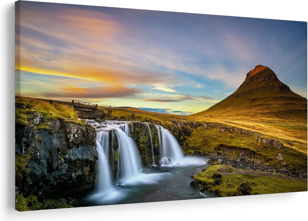 Obraz hory a vodopádov na Islande (90x60 cm)