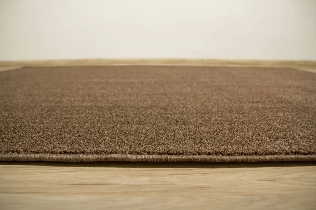 Metrážny koberec Zaragoza 93 hnedý / béžový