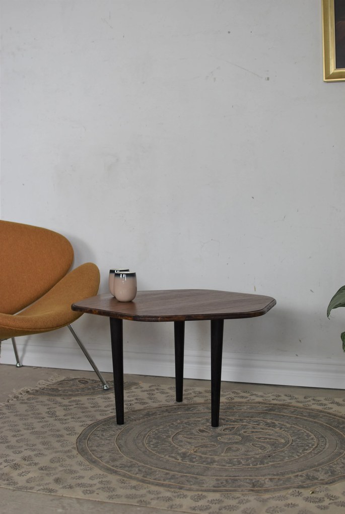 MOOD SELECTION Poly Coffee Table