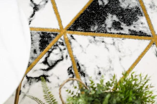 Koberec EMERALD exkluzívny 1020 kruh - glamour, marmur, trojuholníky čierny/zlatý