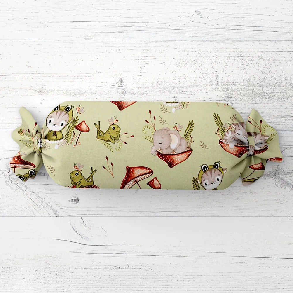 Biante Detský vankúš valec bonbon Sandra SA-474 Žabky a zvieratká medzi hubami na zelenom 15x80 cm