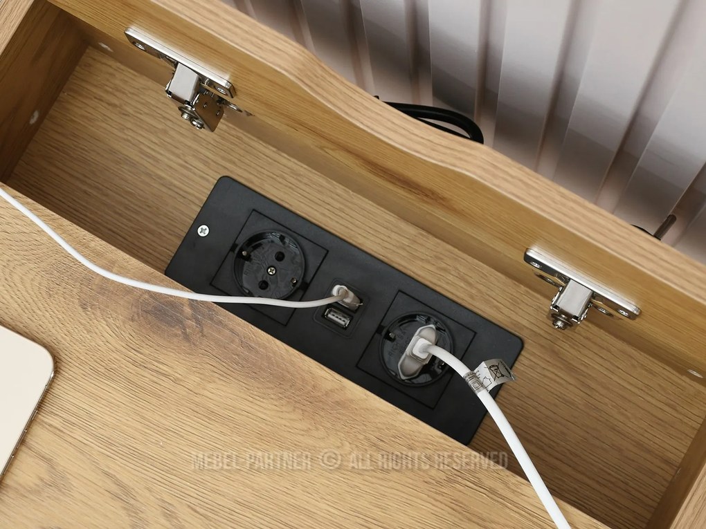 Nočný stolík Torry (dub + biela). Akcia -25%. Vlastná spoľahlivá doprava až k Vám domov. 1111722