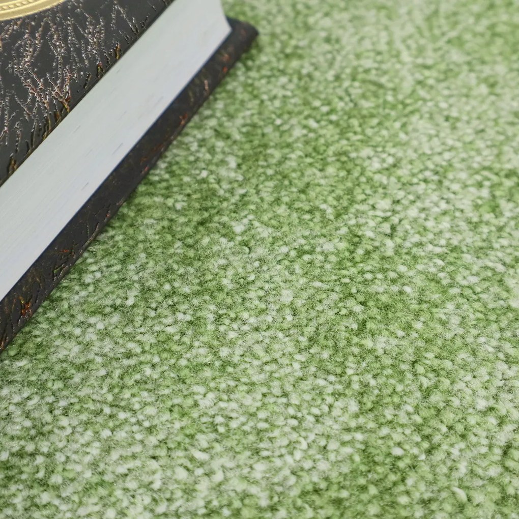 ITC, AKCIA: 100x900 cm Koberec metráž Serenade 611, šíře, zelená, filc, detská izba