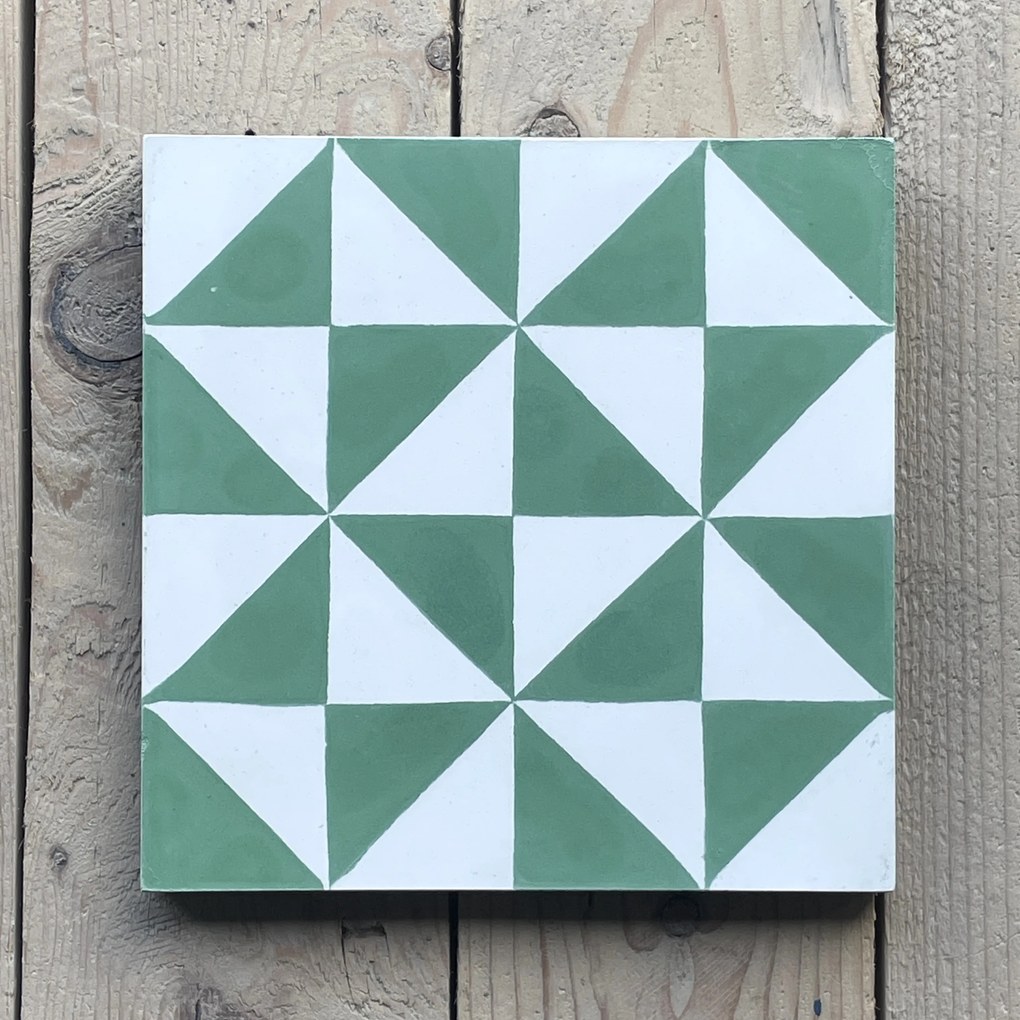 Cementové dlaždice s trojuholníkovým motívom v zelenej a bielej farbe - Ref. 241 | Articima