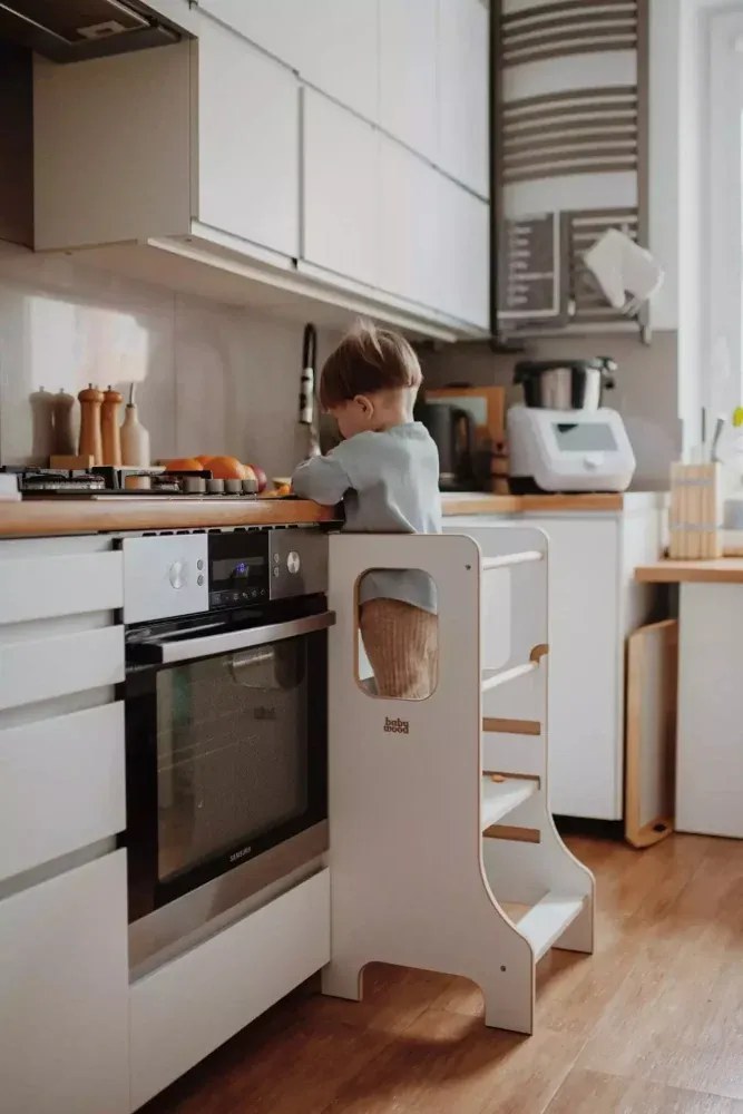 Učiaca veža Montessori pre deti biela