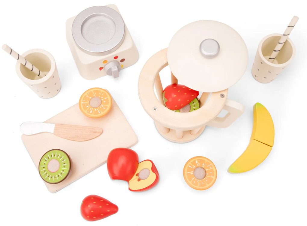 Drevený smoothie mixér s ovocím