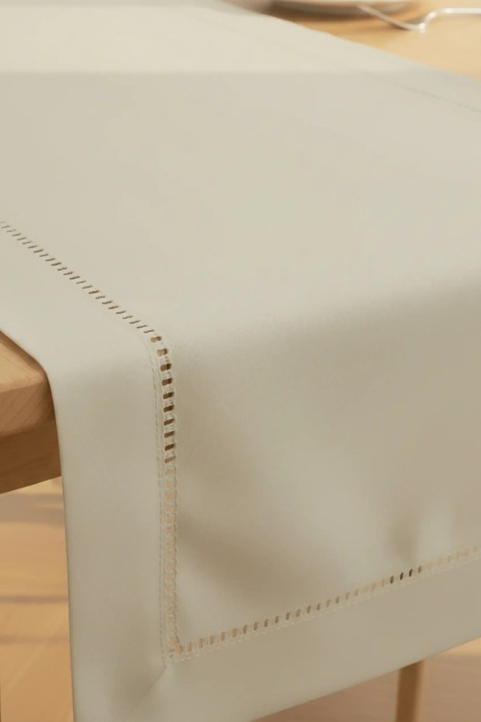Obrus CLASSY béžový Rozmer: 140x260 cm
