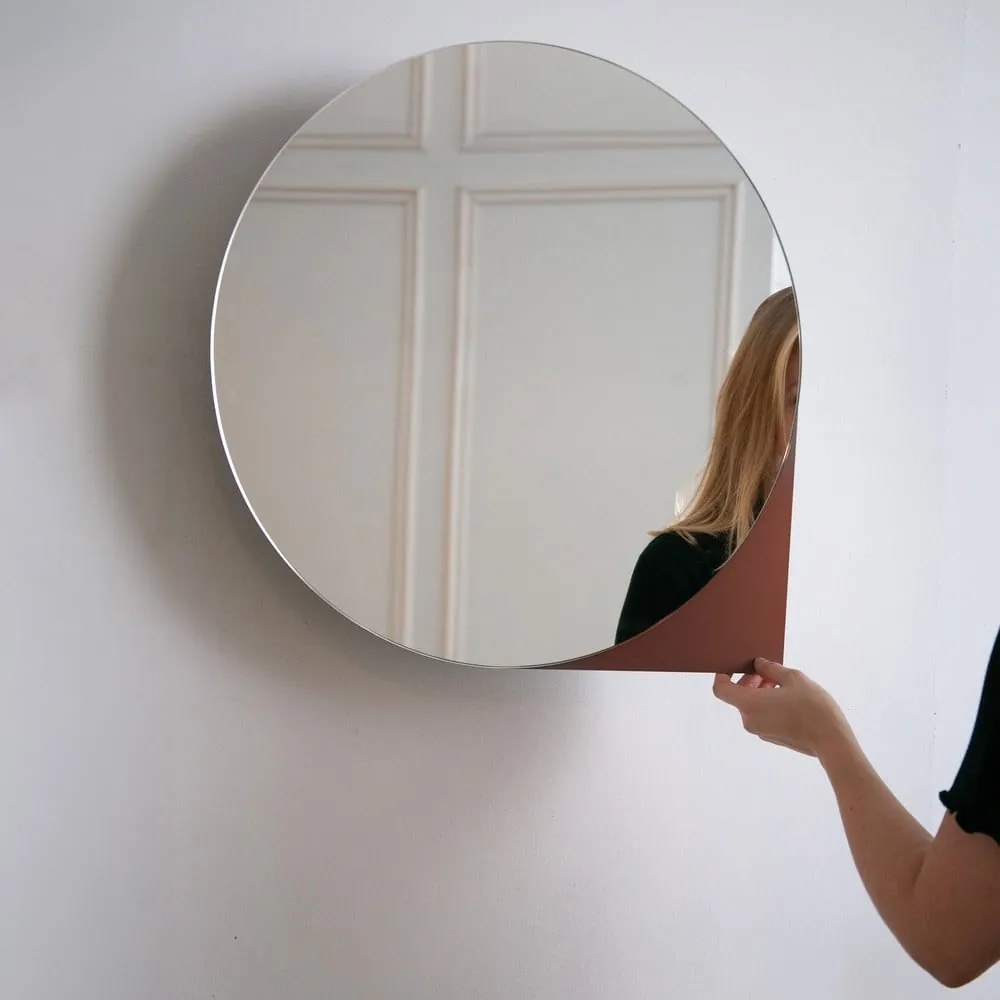 Kovová závesná/so zrkadlom kúpeľňová skrinka v terakotovej farbe 55x55 cm Sonnet – Spinder Design