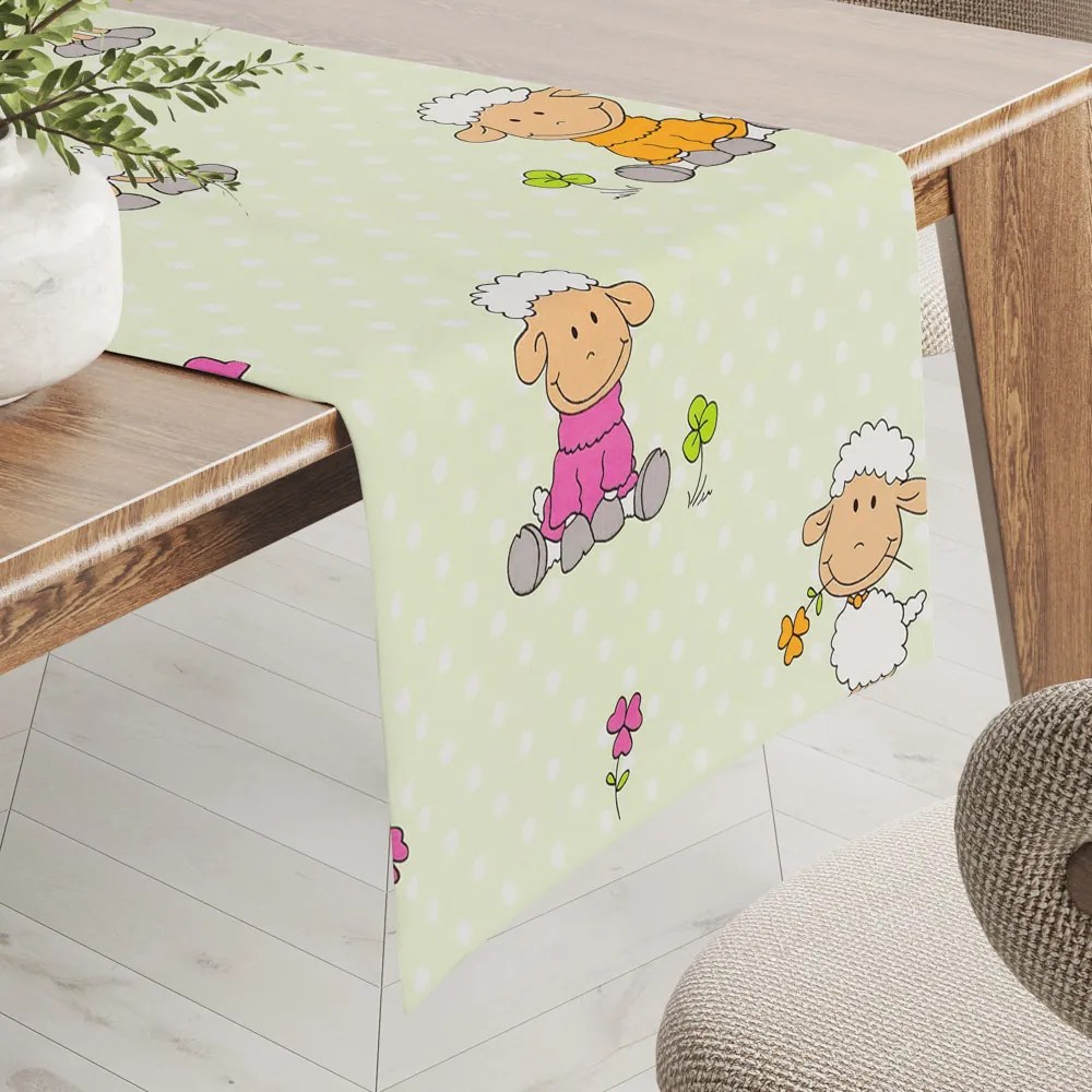 Biante Detský bavlnený behúň na stôl Sandra SA-729 Veselé ovečky na svetlo zelenom bodkovanom 20x180 cm