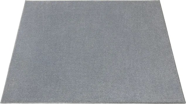 Metrážny koberec Himalaya 274 strieborný