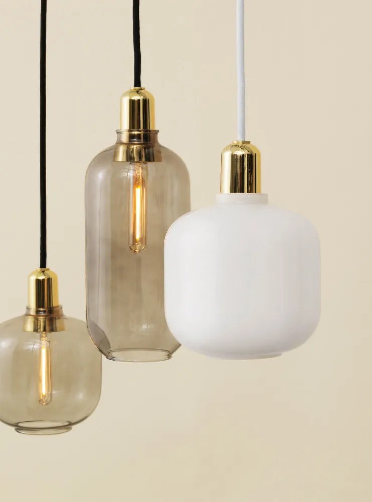 Normann Copenhagen Závesná lampa Amp Large, white/brass 502167