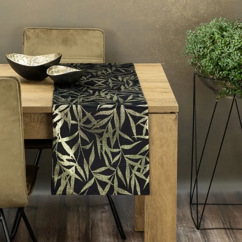 Dekorstudio Elegantný zamatový behúň na stôl BLINK 15 čierny Rozmer behúňa (šírka x dĺžka): 35x180cm