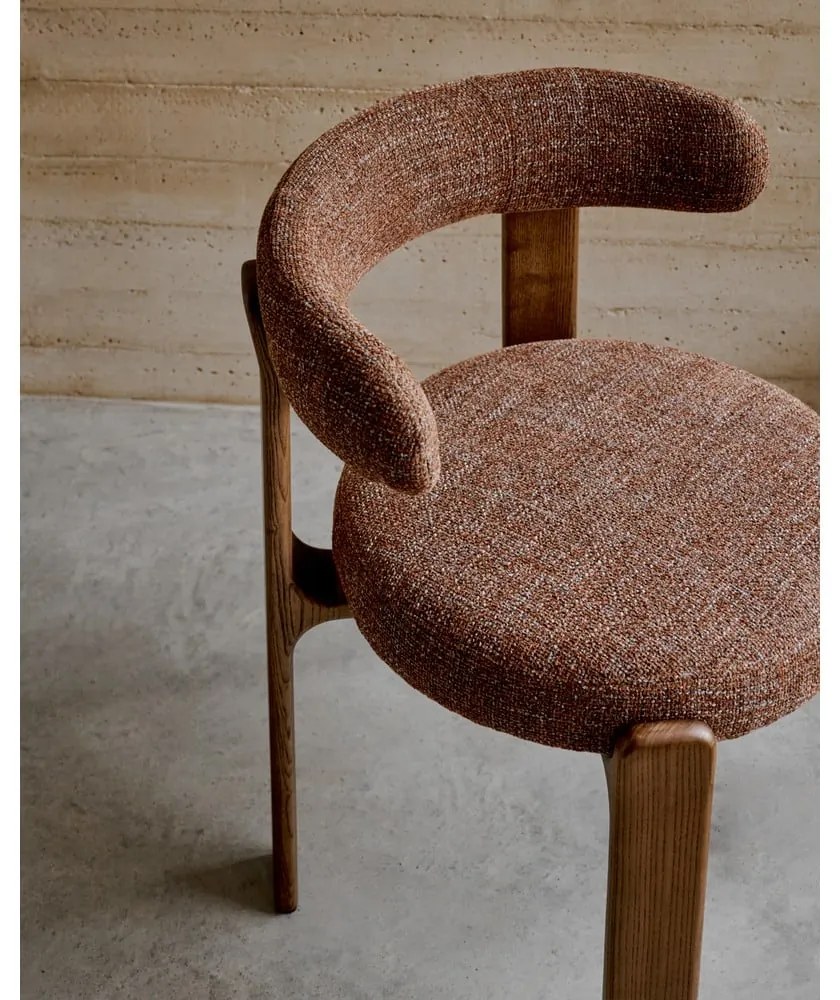 Hnedá jedálenská stolička z jaseňového dreva Granite – Kave Home