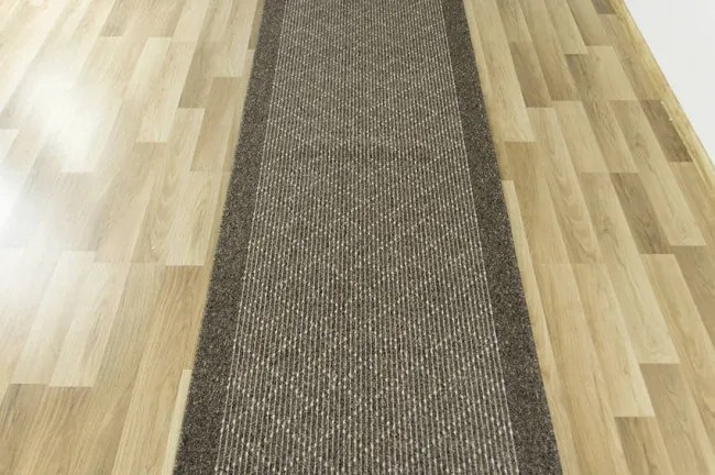 Protišmykový behúň Boulevard 9218 - hnedý