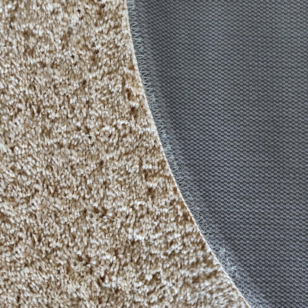 DY Béžový okrúhly shaggy koberec Camel Rozmer: 140 cm