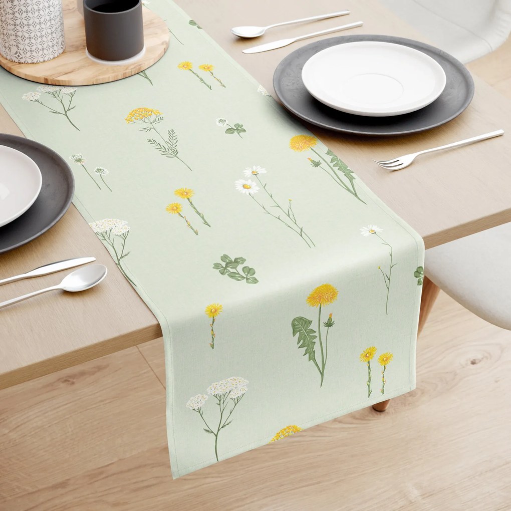 Goldea behúň na stôl 100% bavlnené plátno - lúka na zelenej režnej 35x120 cm