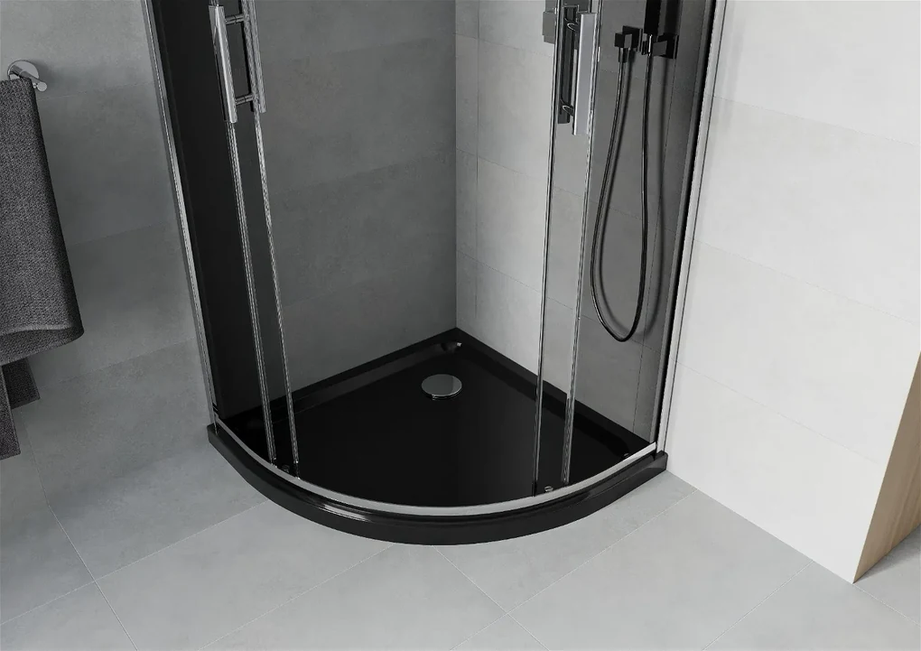 Mexen Rio, štvrťkruhový sprchovací kút s posuvnými dverami 70 x 70 cm, 6mm šedé sklo, chrómový profil + čierna sprchová vanička, 863-070-070-01-40-4170