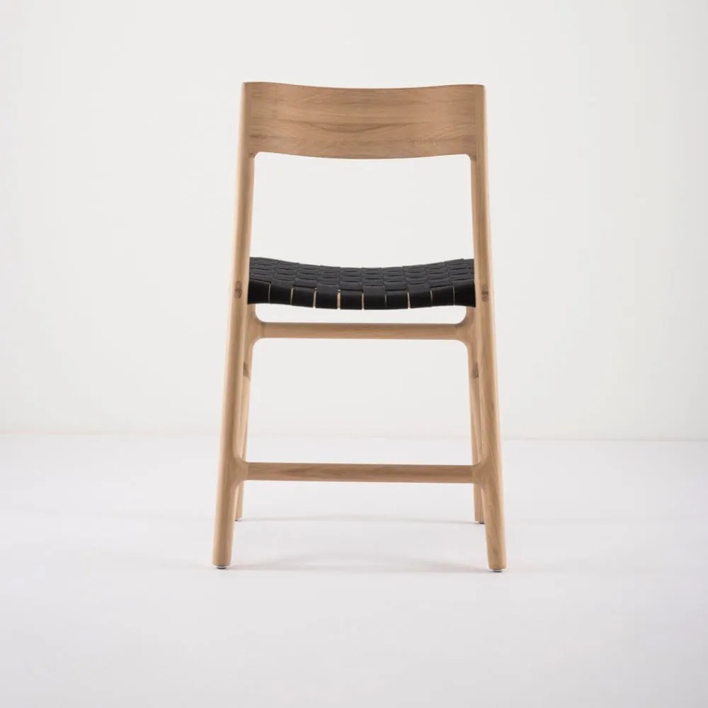 Jedálenská stolička z masívneho dubového dreva s čiernym sedadlom Gazzda Fawn