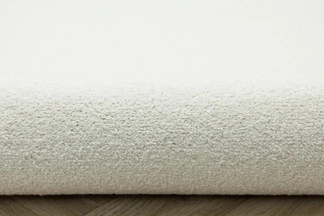 Metrážny koberec Jubilee Twist 20 krémový